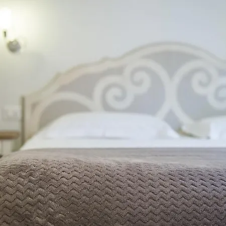 Italia Luxury And Aparthotel