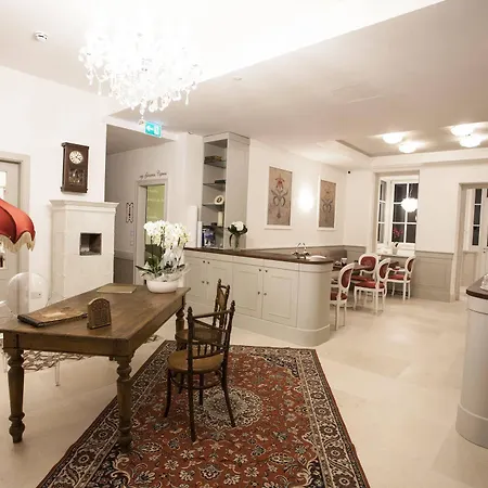 Italia Luxury And 3*